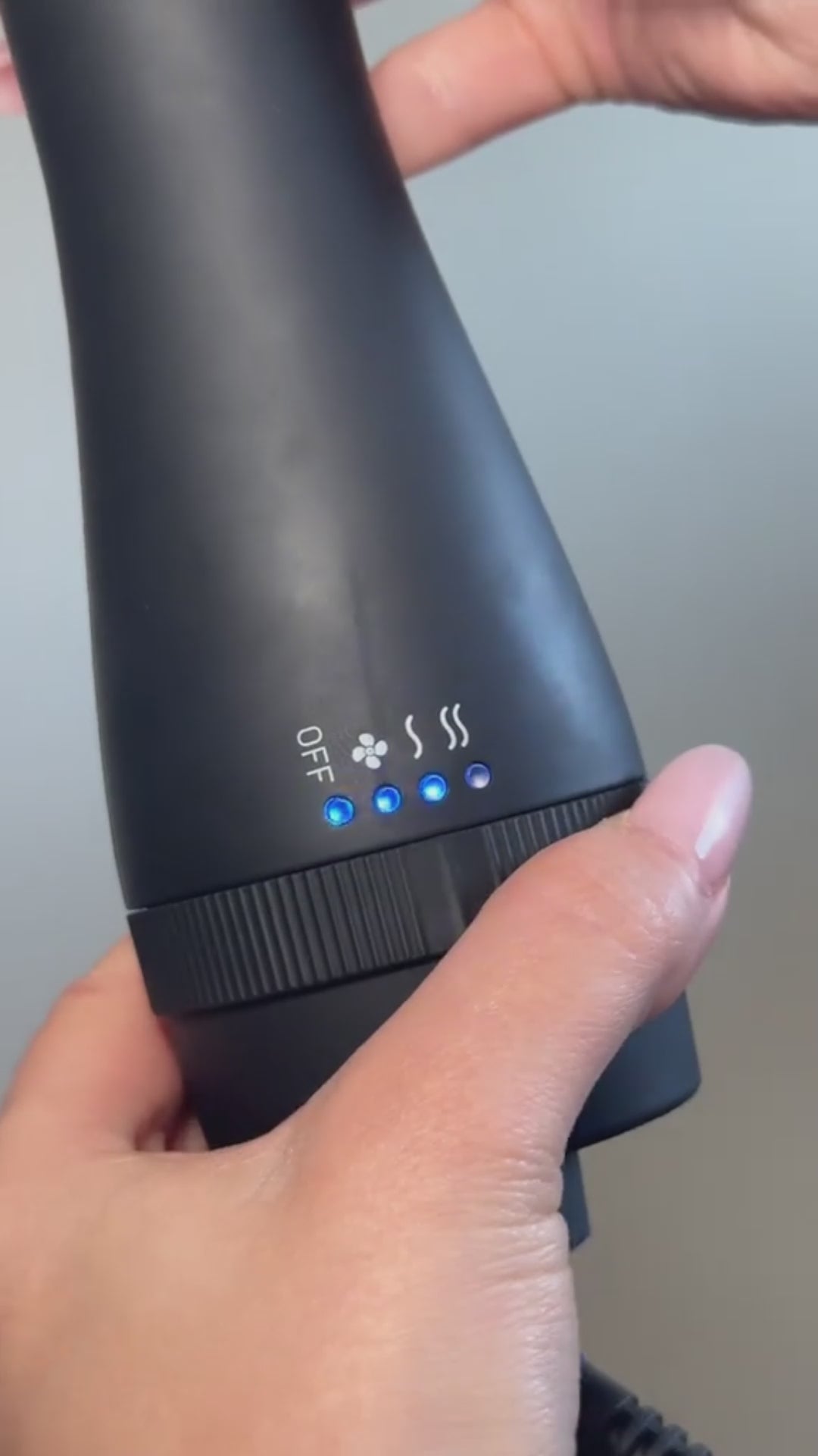 Helio - Volumizing Hair Dryer Brush